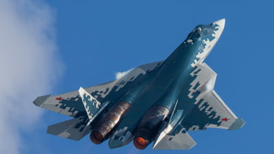 Rusia și SUA și-au prezentat pentru prima dată noile "avioane invizibile" și dotările lor. Cele două state și-au crescut considerabil bugetele pentru producția de armament