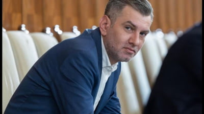 Secretar din Ministerul Muncii, amenințat cu închisoarea „dacă se atinge cineva de pensiile de serviciu”. „Am făcut postarea cu riscul de a îmi distruge cariera”