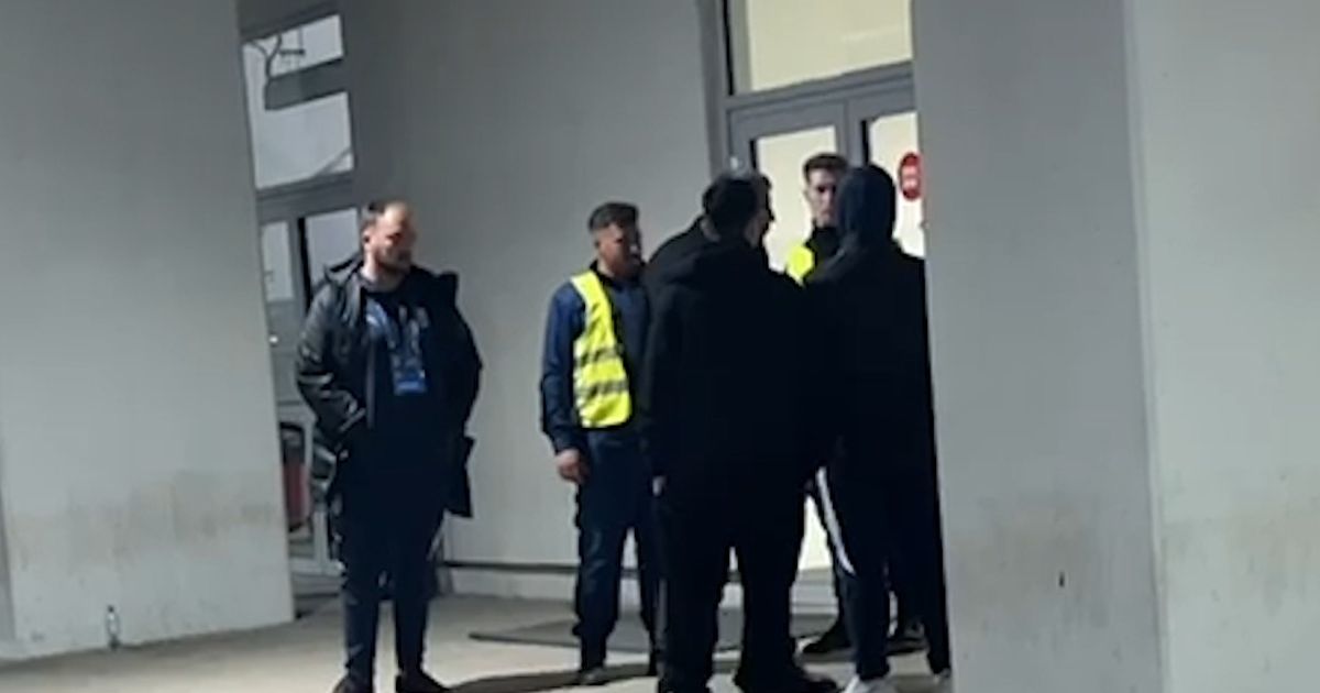 Scandal la U Craiova - Rapid. VIDEO. Un conflict început pe banca de rezerve a continuat la tribuna oficială! Ce a provocat schimbul dur de replici
