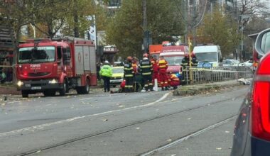 accident tramvai camion București