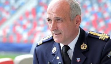 „Rușine, Oprița, te-a bătut Dumbrăvița! Demisia!”