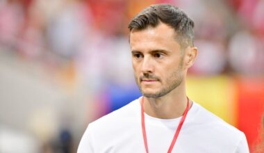 „M-a certat că aveam mâinile în buzunar”