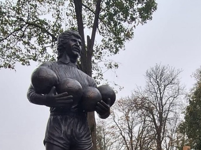 MM Stoica a mers la statuia lui Helmut Duckadam și a postat un singur cuvânt