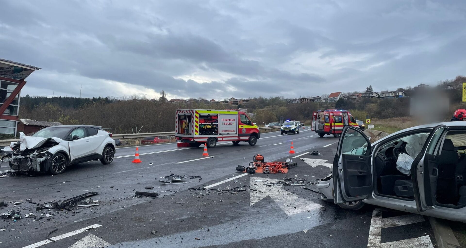 un mort și trei răniți, între care o fată de 7 ani