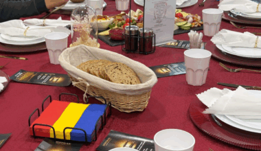 Ce au găsit șefii lui Csikszereda în lojă, la meciul cu Rapid » Mesaj tipărit și în maghiară: „Vă dorim...”