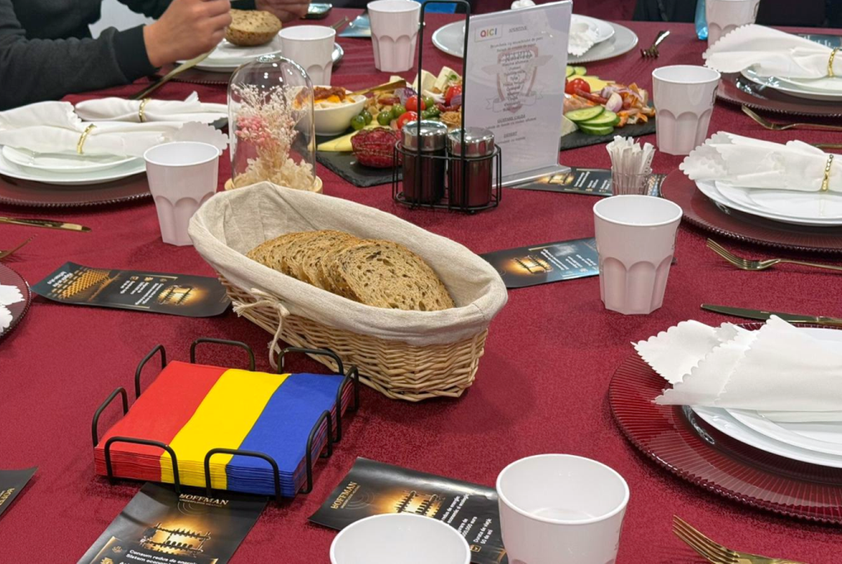 Ce au găsit șefii lui Csikszereda în lojă, la meciul cu Rapid » Mesaj tipărit și în maghiară: „Vă dorim...”