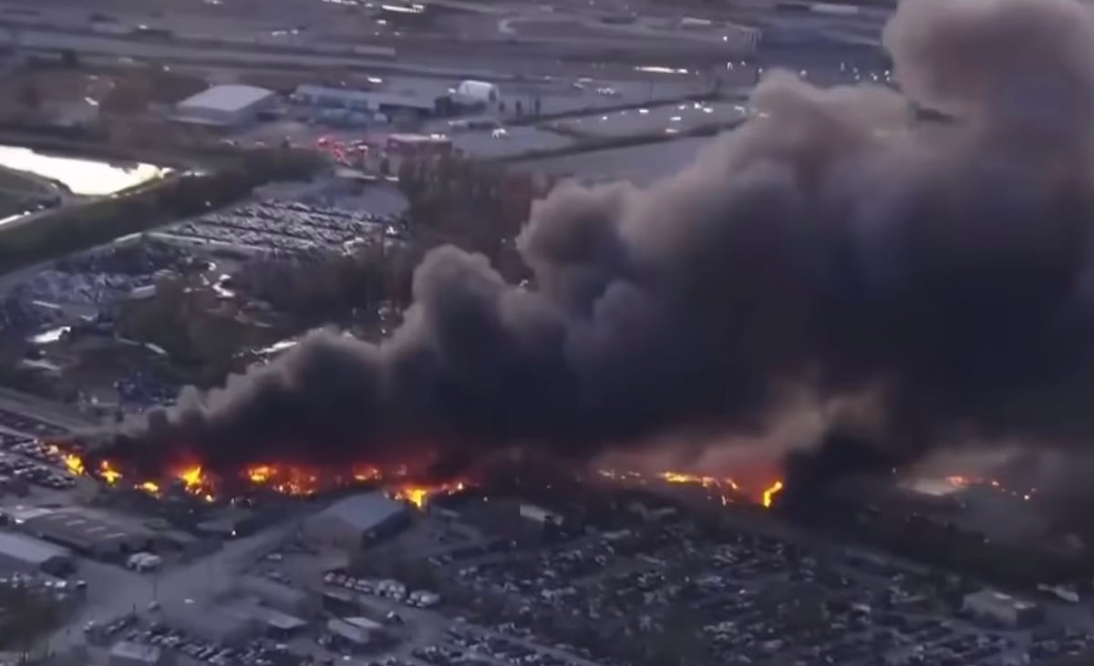 Incendiu după ce un avion american cargo a căzut în Kentucky