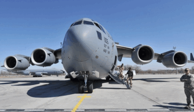 Scandal în Balcani. Avionul militar care îl transporta pe ministrul de externe al Ungariei nu a primit permisiunea de aterizare în Bosnia