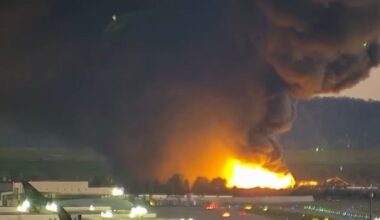 Incendiu uriaș, oficialii raportează victime