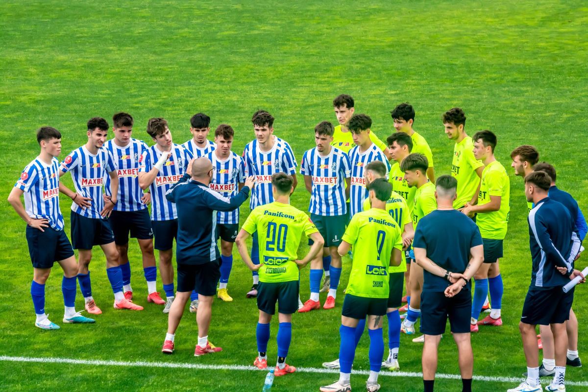 clubul anunță oficial că l-a demis, dar antrenorul refuză să rupă contractul! „Să nu mai apari la antrenament!”