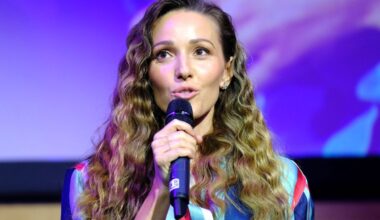 „Îl iau pentru o secundă și apoi se întoarce” » Reacția sârbului a derutat-o