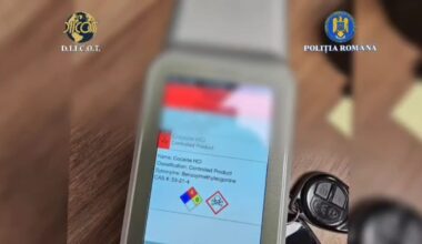 au fost prinși cu drogurile în mașină