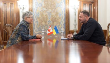 Zelenski refuză să-și demită șeful de cabinet