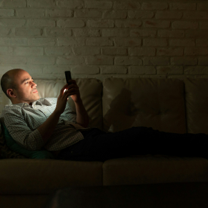 Cum a evoluat televiziunea clasică în era aplicațiilor TV online