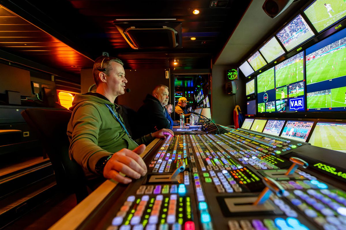 Cine transmite la TV Turcia