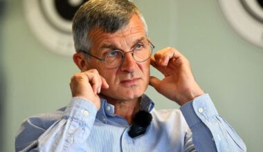 Replica-instant a lui Neluțu Sabău, întrebat dacă ar veni la națională în locul lui Mircea Lucescu! Deschide o dezbatere: „Altul făcea mai mult?!”