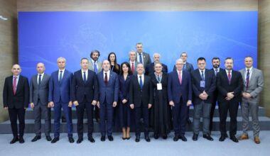 Diana Șoșoacă, întâlnire restrânsă alături de Medvedev, dar și reprezentanți ai unor state. Gestul deosebit al fostului președinte al Rusiei