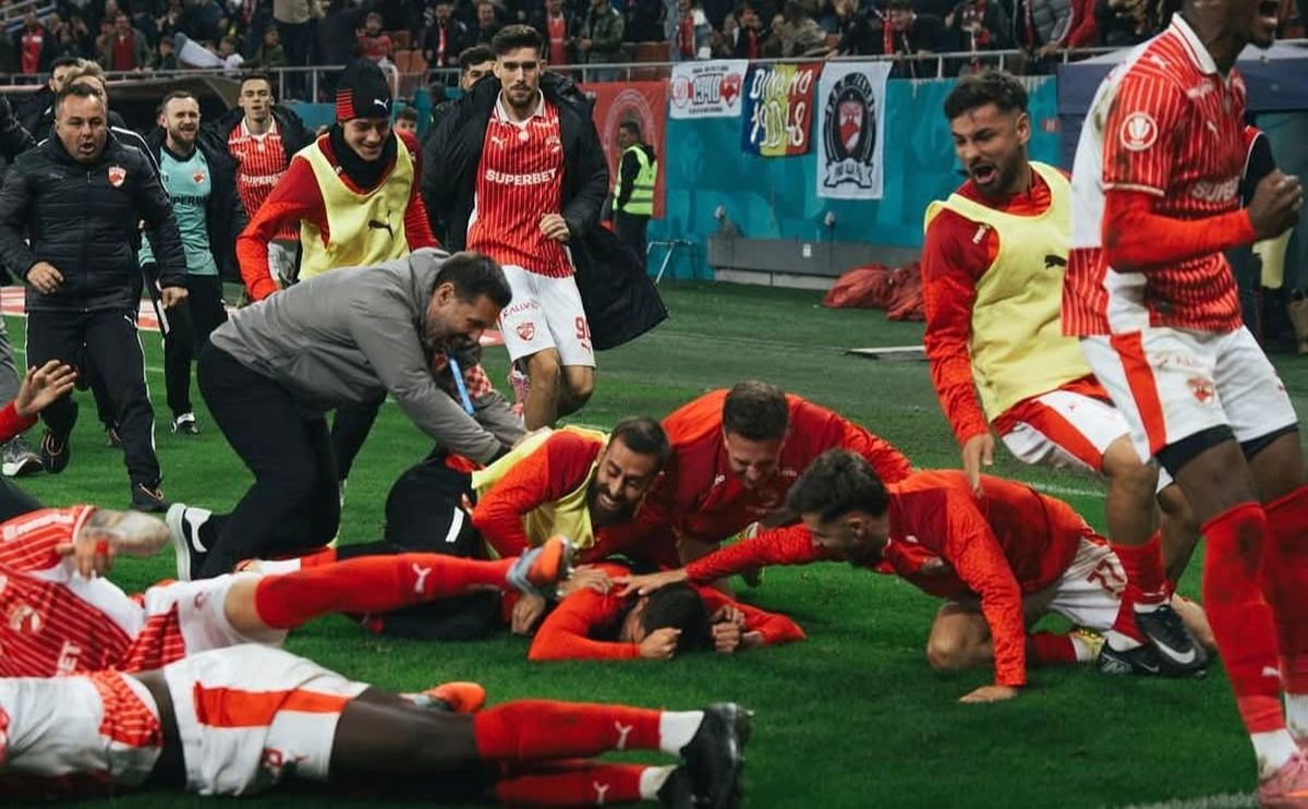 Una caldă, alta rece pentru Dinamo. Care sunt situațiile lui Sivis și Epassy înaintea startului returului