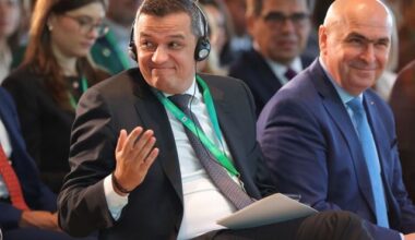 Acord în coaliţie pe reforma administraţiei: În jur de 13.000 de posturi reduse în administraţie / Reducerea numărului de parlamentari, cu 10% din 2028 - surse