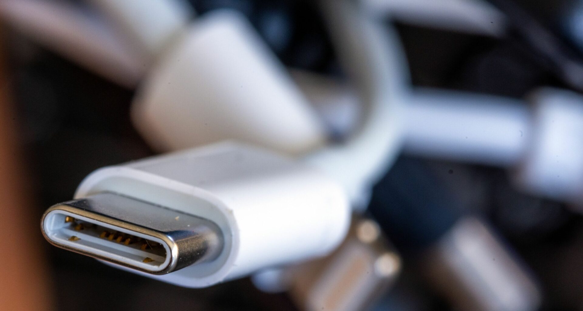 au sosit noile metode de stocare a informațiilor, fotografiilor și documentelor