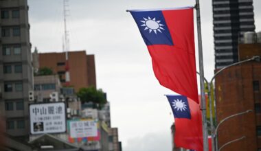 avertizează că va „zdrobi” orice încercare străină de a interfera cu Taiwanul
