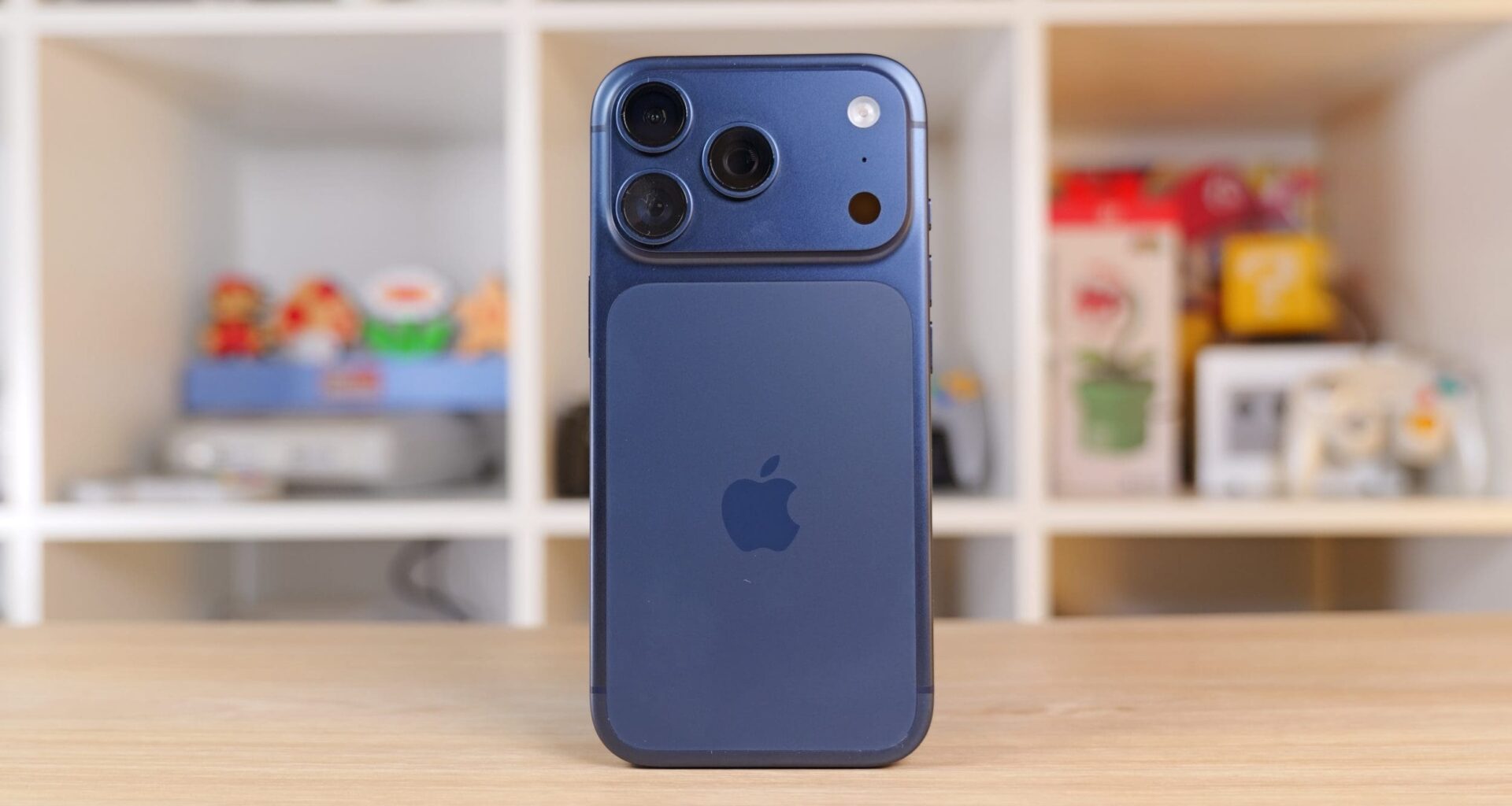 Apple ar putea depăși Samsung pentru locul 1 pe piața de smartphone-uri în 2025