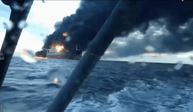 Ucraina a lovit cu drone navale două petroliere ale „flotei fantomă” a Rusiei în Marea Neagră