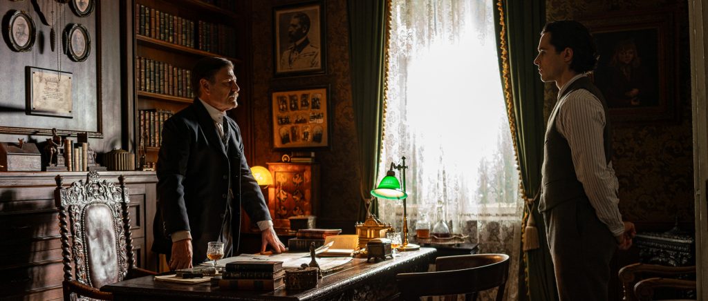 Sean Bean și Ben Schnetzer în Cravata Galbenă/ foto: Oblique Media