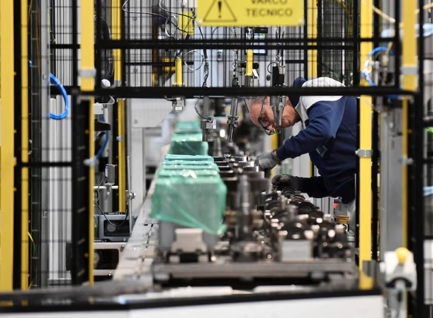 Criza cipurilor lovește industria de componente auto. Un furnizor global reduce programul de lucru în două fabrici din Germania pentru a evita concedierile