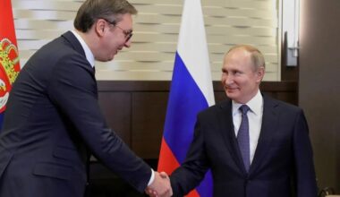 Vucic l-a înfuriat pe Putin, după ce a anunțat că va vinde arme oricui din Europa, chiar dacă ele vor ajunge în Ucraina