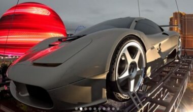 Prețul record cu care s-a vândut cea mai scumpă mașină din lume la licitație. A fost adusă cu elicopterul în fața cumpărătorilor FOTO