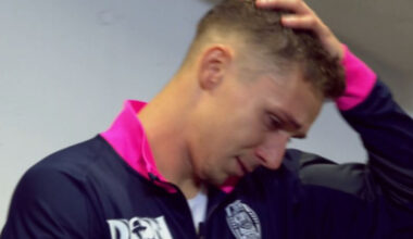 ''S-au purtat execrabil cu tine! Pleacă cât mai repede''