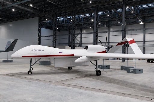 Sub capotă, copia rusească a dronei ''Reaper'' este șocant de americană. Descoperirea făcută de spionajul ucrainean