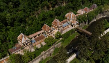 Sentința din ''dosarul Herculane'' aruncă și mai tare în haos celebra stațiune. Sunt șanse mici să mai renască renumita destinație turistică