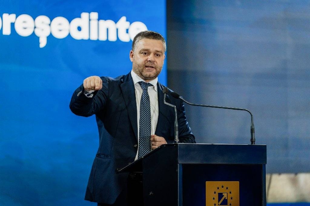 USR acuzat că a vrut să "impună un blat" pentru scoaterea din cursa pentru Capitală a lui Ciprian Ciucu. "Au vorbit cu Bolojan fără mine la masă"