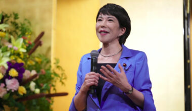 „A lovit-o în cap un măgar?”