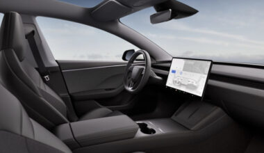 Tesla contraatacă rivalii chinezi. Garanție de până la 12 ani pentru baterii, începând din 2026