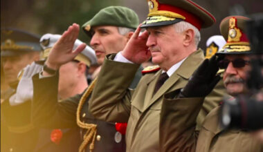 Pensionarii speciali ar putea rămâne fără locuințe de serviciu. Cei din Justiție plătesc chirie de cel mult 200 de lei