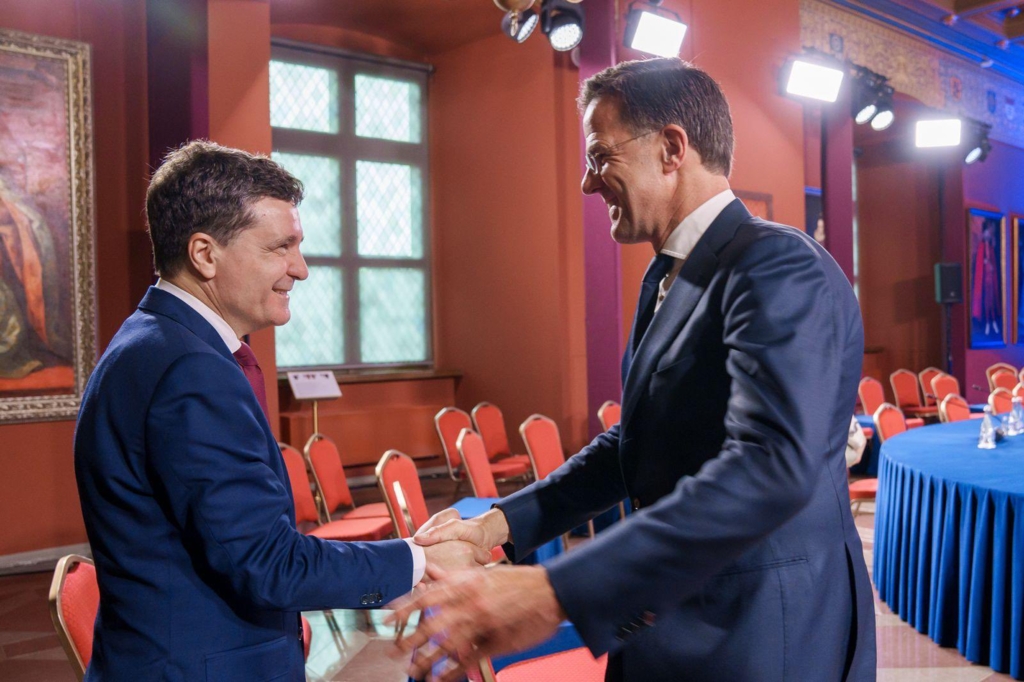 Șeful NATO aterizează în România chiar după anunțul retragerii trupelor SUA din țara noastră. ''E un eveniment important''