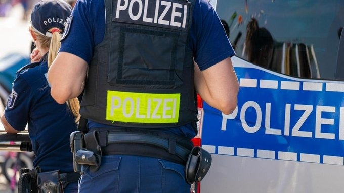 Fetiță surdă de 12 ani, împușcată în miez de noapte în Germania. Ce semne de întrebare ridică intervenția poliției
