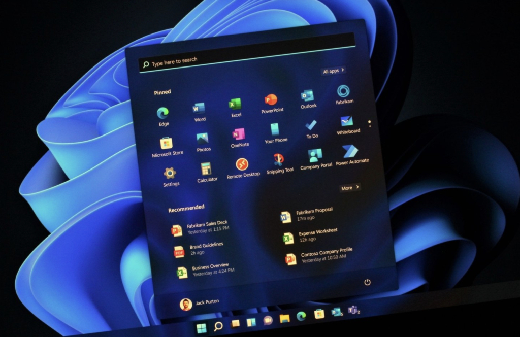 Windows 10 se apropie de final, iar efectul se vede. Un sistem de operare explodează în popularitate cu un milion de descărcări