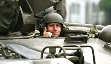 „Supramilitarizarea identității naționale. Statul, rol principal. Cetățenii, cu rol pasiv”