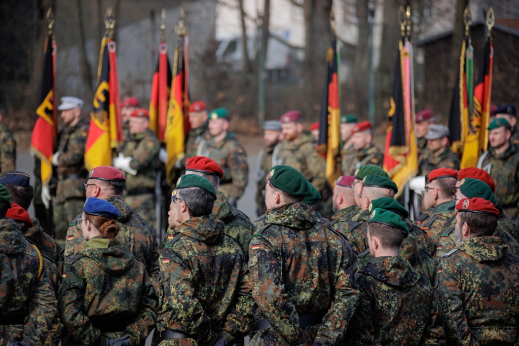 Țara din Europa care face pregătiri de război. A început inventarierea tinerilor: „E vital”