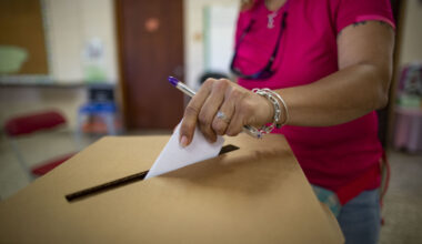 Surprize în opțiunile de vot ale românilor, în funcție de vârstă. „O scindare valorică între generații”. La ce categorie AUR nu este pe primul loc SONDAJ