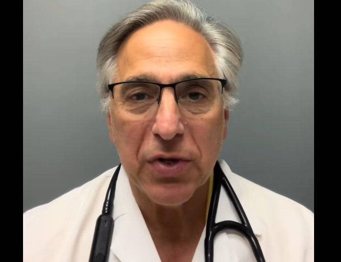 Un cardiolog cu 30 de ani de experiență a împărtășit 10 sfaturi simple care îți pot adăuga 10 ani de viață. Unde nu ar intra niciodată: ''Nu deschide ușa''