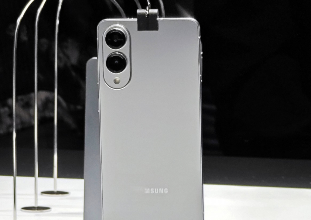 Galaxy S26 Ultra vine cu un upgrade important la camera principală. Samsung corectează în sfârșit slăbiciunea care a tras în jos seria Ultra în ultimii ani