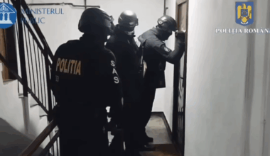 Pensionar din Sectorul 1 prădat de amantul de 27 de ani. I-a furat ceasuri, ligouri de aur și bijuterii