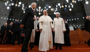 Papa Leon al XIV-lea a intrat în Moscheea Albastră