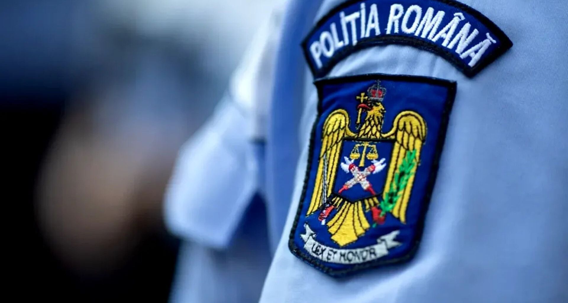 închiriau un depozit, apoi deșurubau pereții și furau din depozitul vecin