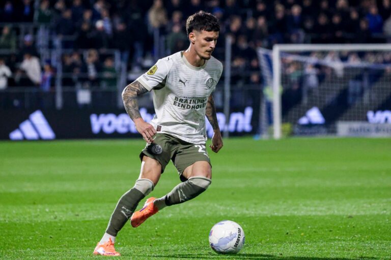 Dennis Man la primul gol în tricoul celor de la PSV Eindhoven în victoria cu PEC Zwolle, scor 4-0